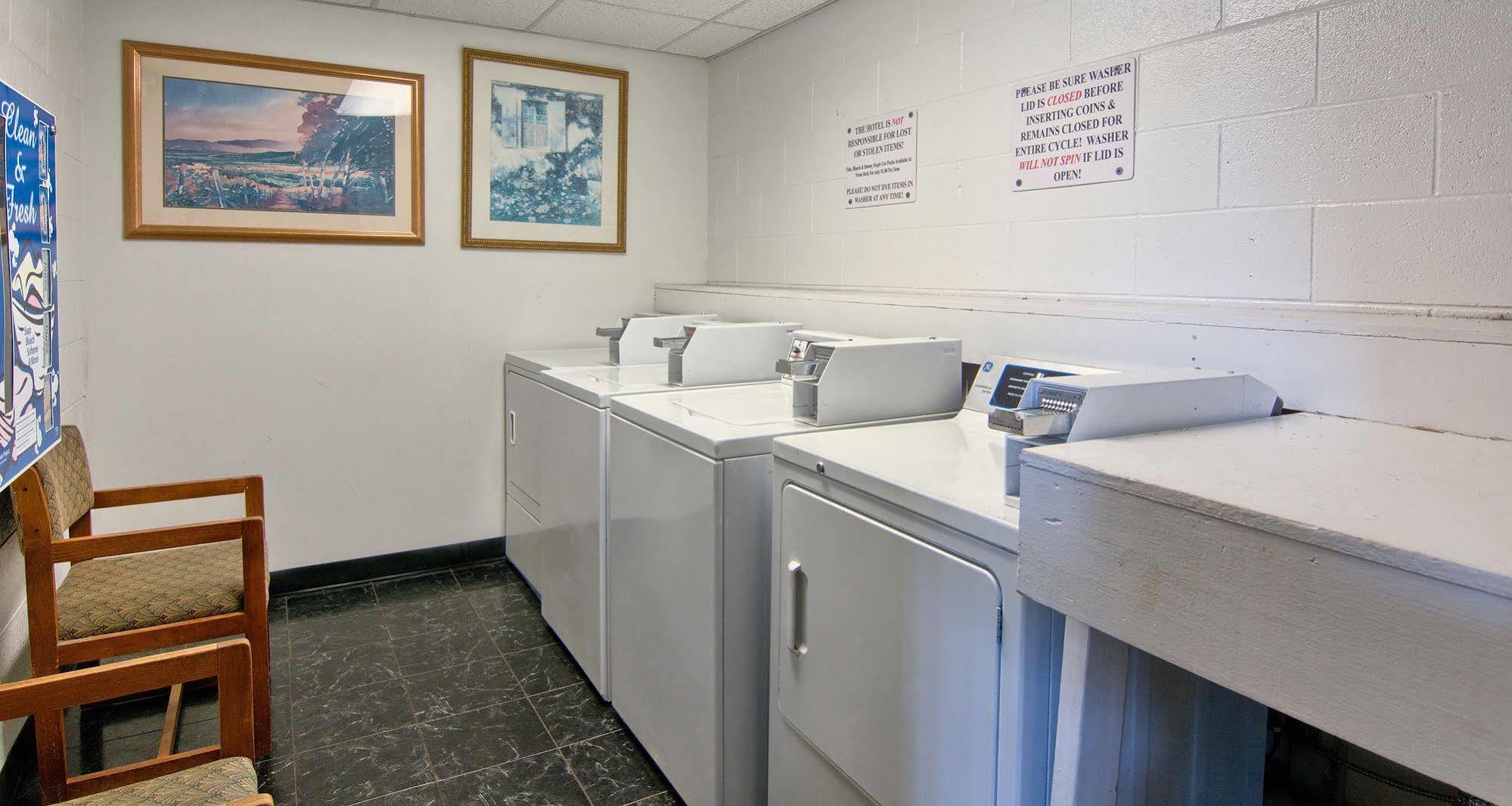 Days Inn By Wyndham Doswell \/ Kings Dominion Area Zewnętrze zdjęcie